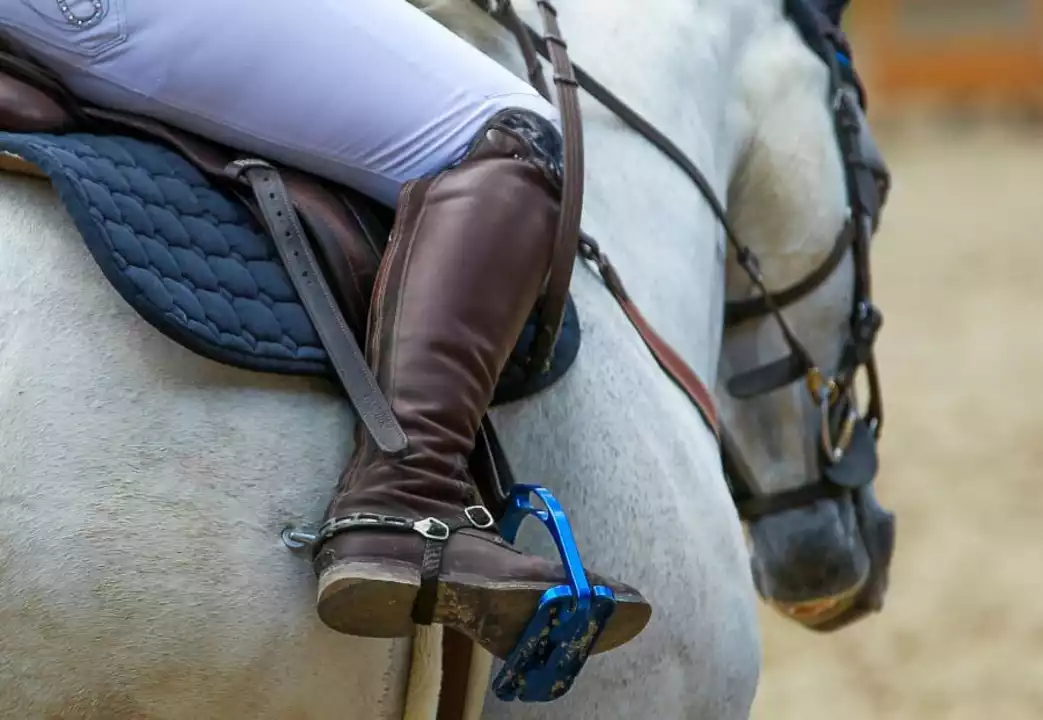 What type of Spur should I use when Horseback Riding?